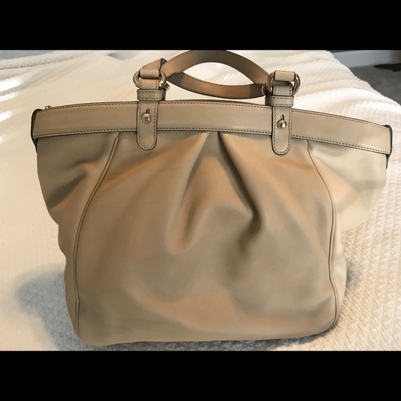 Gorgeous Gucci Bamboo Bag EUC - Picture 2 of 8